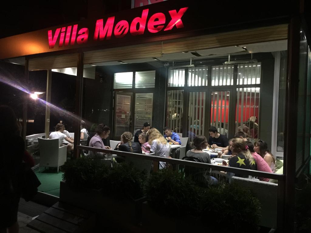 Guesthouse Villa Modex Paraćin Exteriör bild