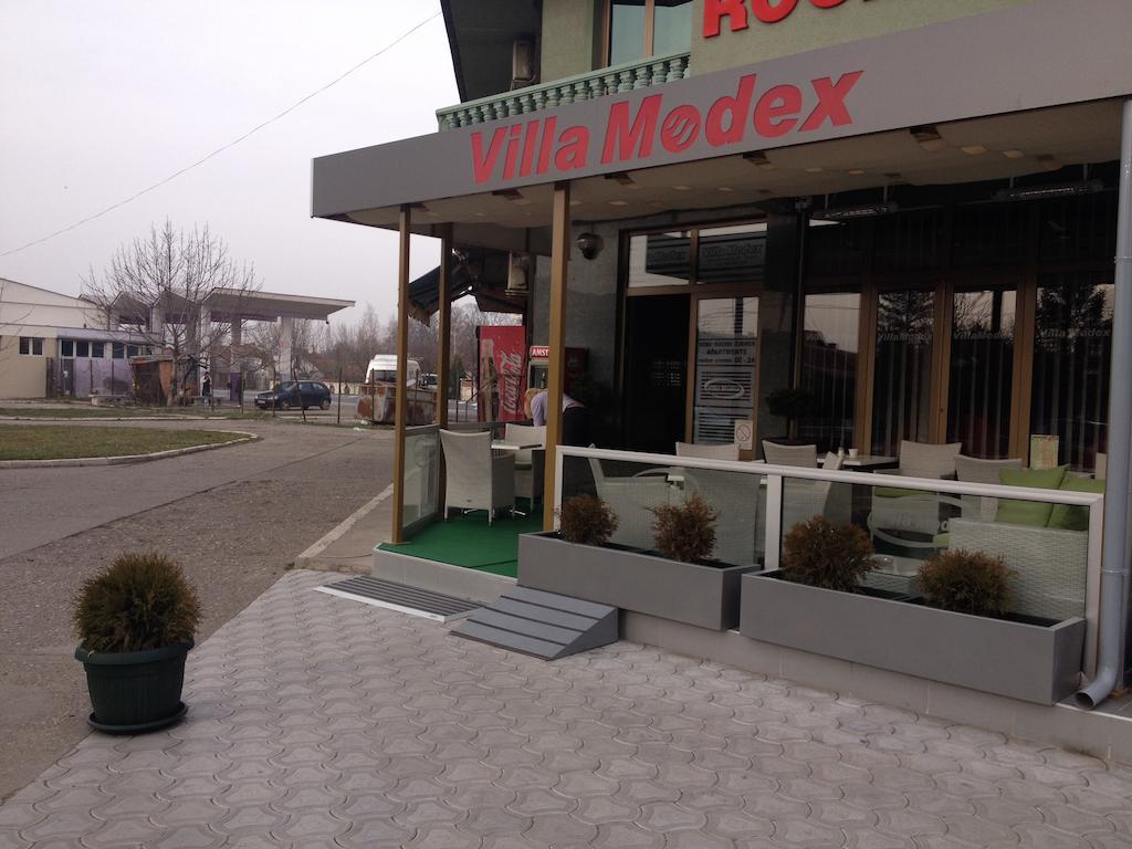 Guesthouse Villa Modex Paraćin Exteriör bild