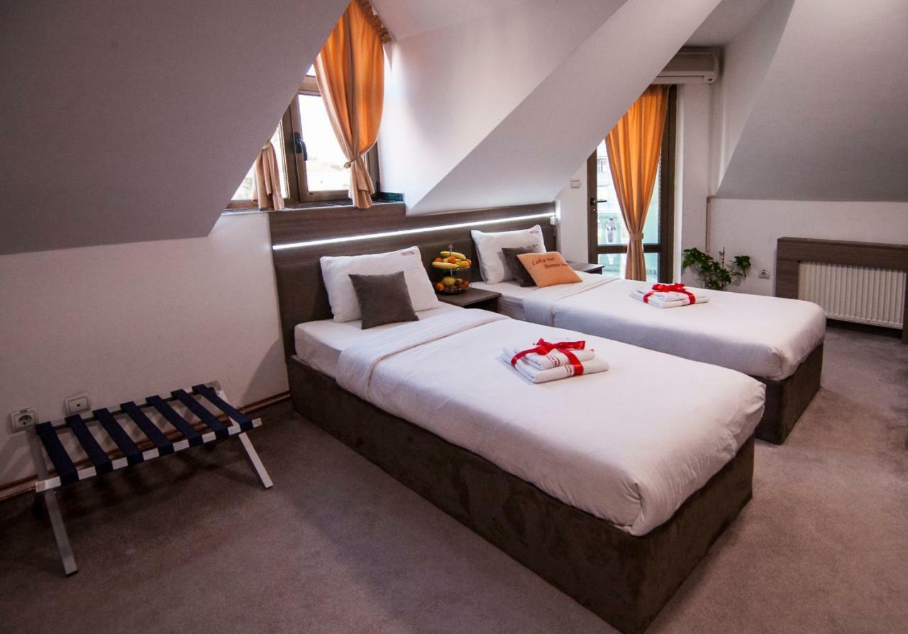Guesthouse Villa Modex Paraćin Exteriör bild