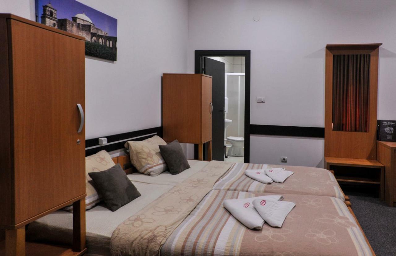 Guesthouse Villa Modex Paraćin Exteriör bild