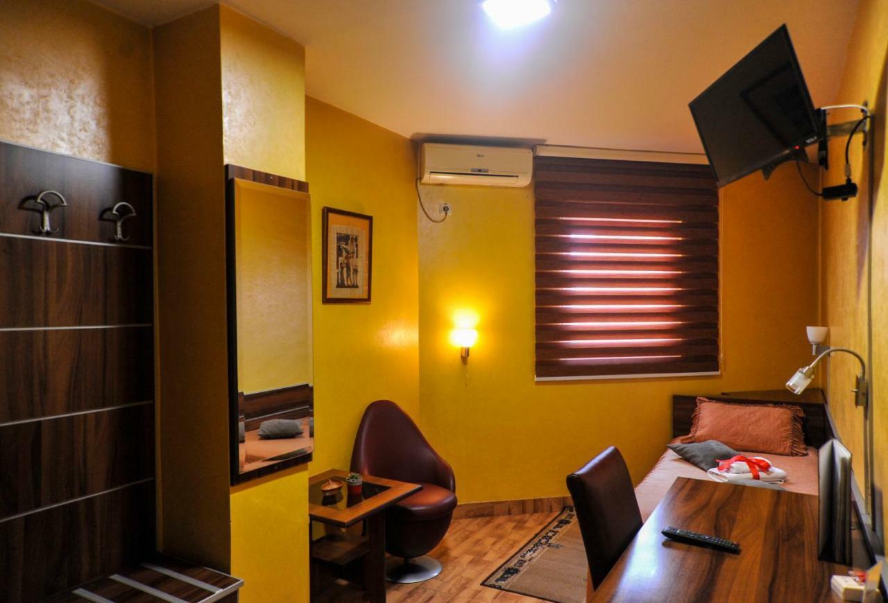 Guesthouse Villa Modex Paraćin Exteriör bild